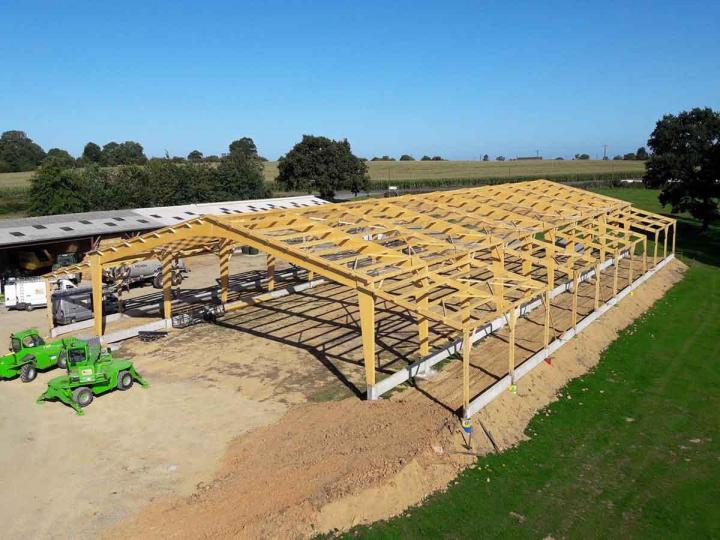 Construction de charpente agricole solide Saint-Martin-le-Bouillant