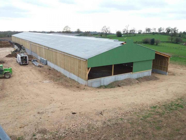 Construction de charpente agricole solide Saint-Martin-le-Bouillant